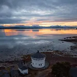 Lodge Norwegian Wild