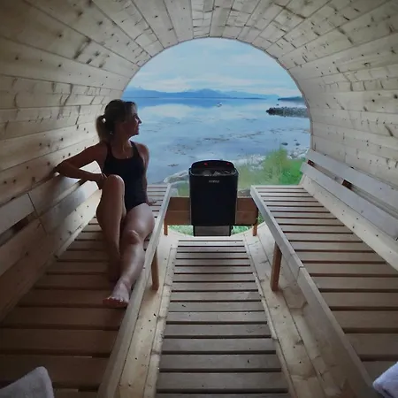 Norwegian Wild 山林小屋