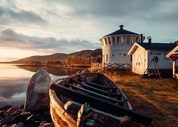 Lodge Norwegian Wild